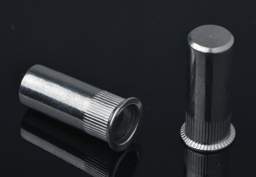 Hindi kinakalawang na asero countersunk head knurled body rivet nuts sarado end type