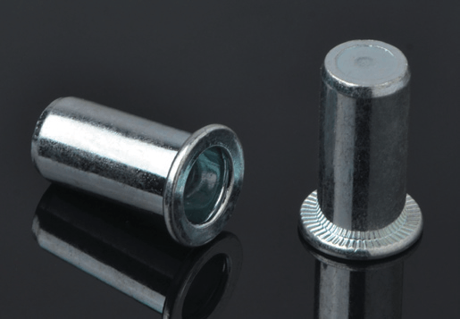 Steel Flat Head Round Body Plain Rivet Nut sarado na uri ng dulo