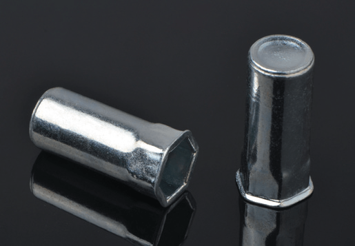 Bawasan ng bakal ang ulo ng Inner-Hex na Rivet Nut sarado na uri ng pagtatapos